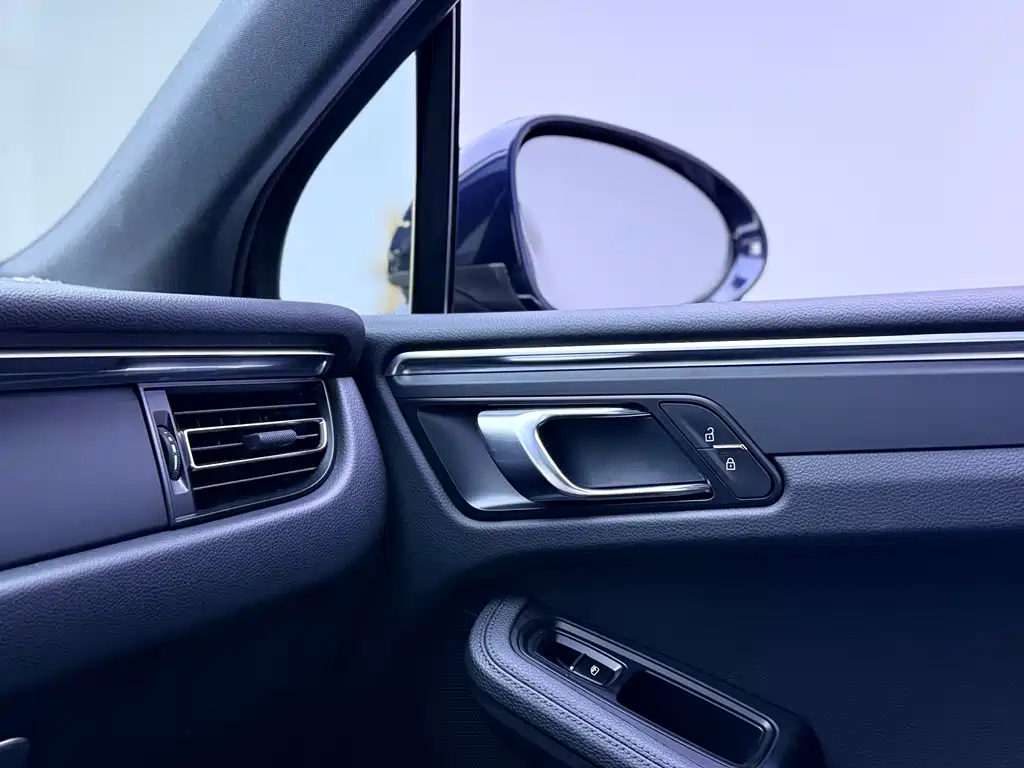 Porsche Macan 2019 — фото 15