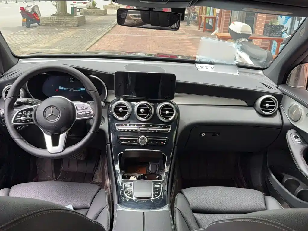 Mercedes-Benz GLC 2023 — фото 12