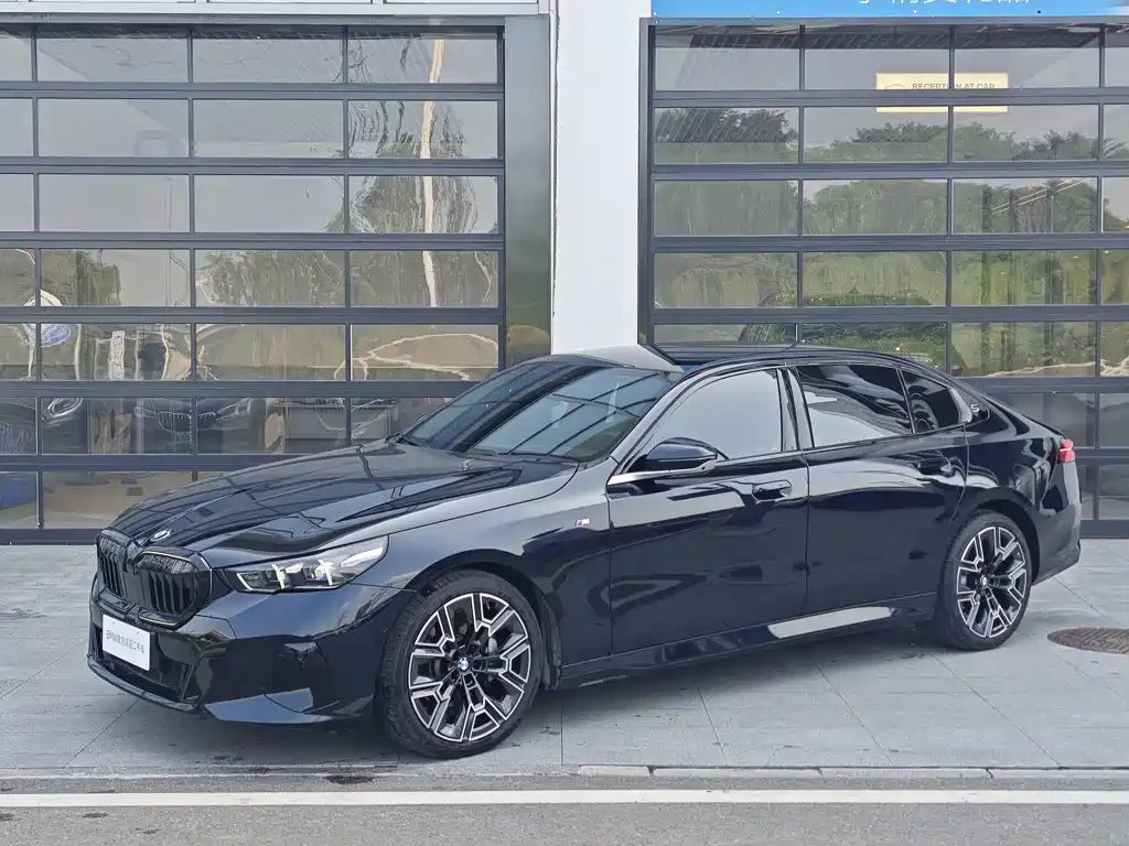 BMW 5 Series 2025