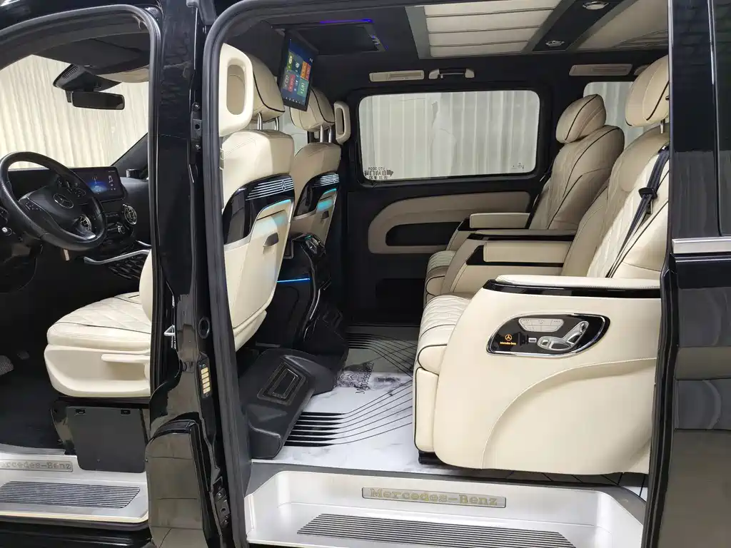 Mercedes-Benz Vito 2023 — фото 11