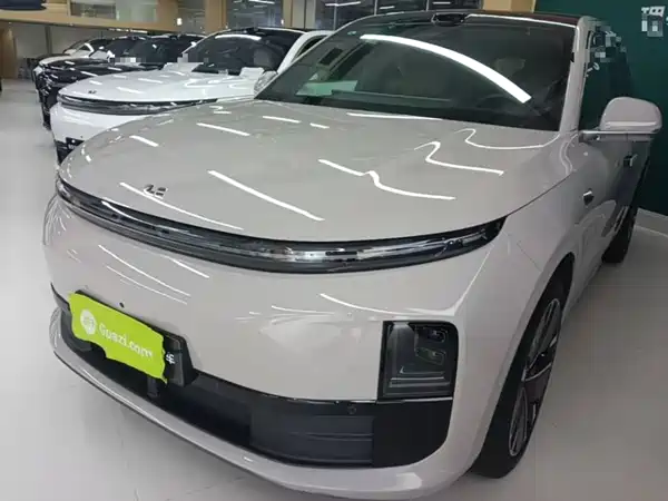 Li Auto L6 2025
