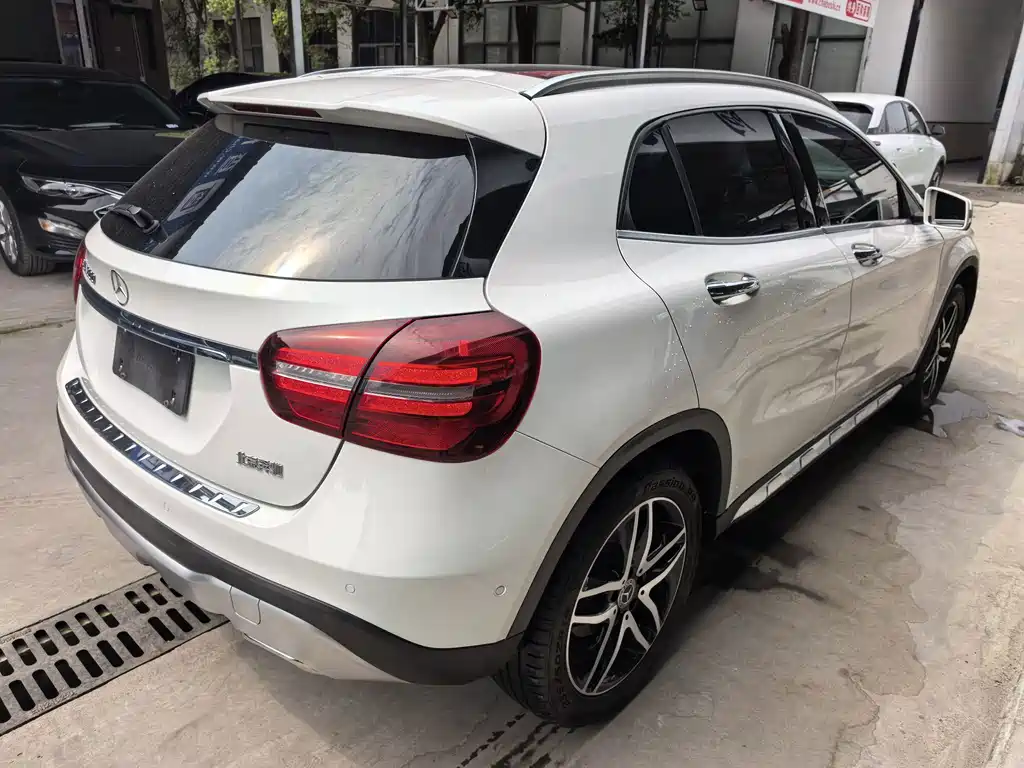 Mercedes-Benz GLA 2018 — фото 15