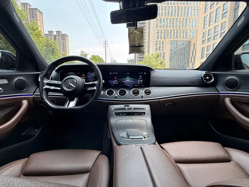 Mercedes-Benz E-Class 2021 — фото 11