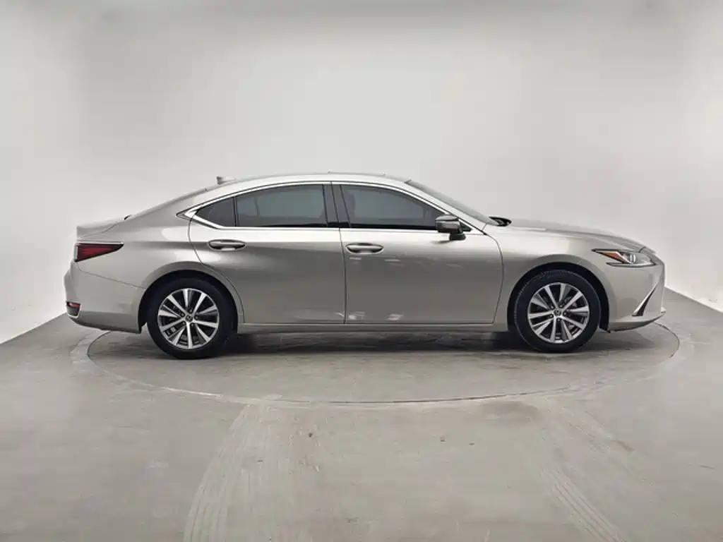 Lexus ES 2019 — фото 3