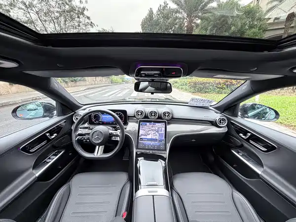 Mercedes-Benz C-Class 2024