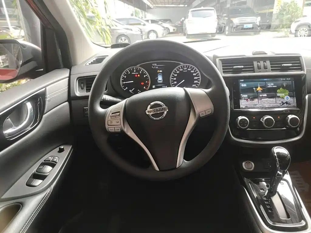 Nissan Tiida 2019 — фото 11