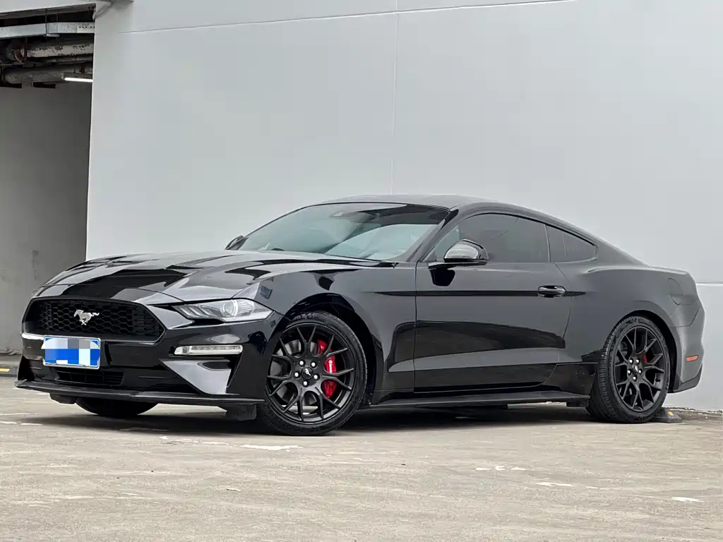 Ford Mustang 2020 — фото 1
