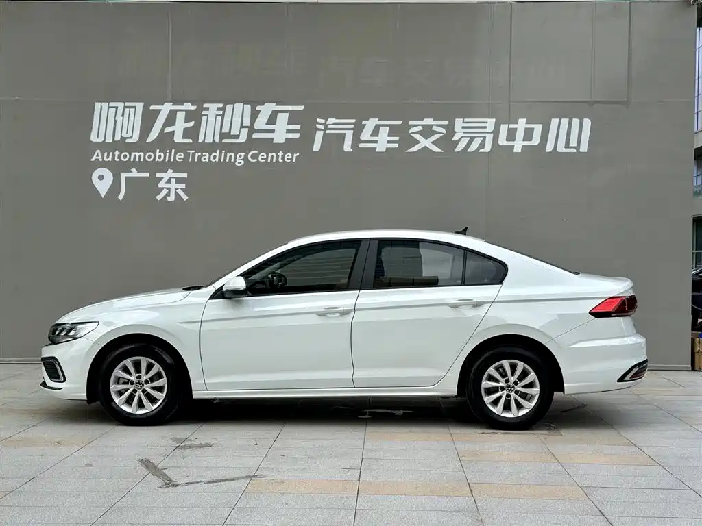 Volkswagen Bora 2023