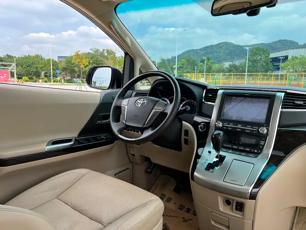 Toyota Alphard 2013 — фото 13