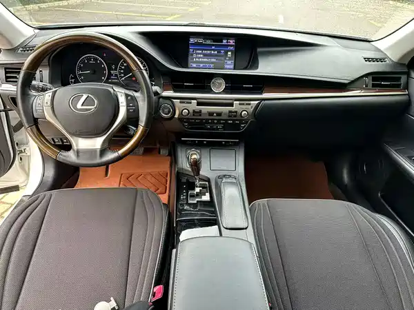 Lexus ES 2013