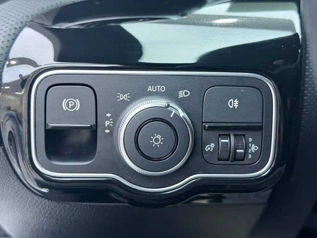 Mercedes-Benz A-Class 2023 — фото 9