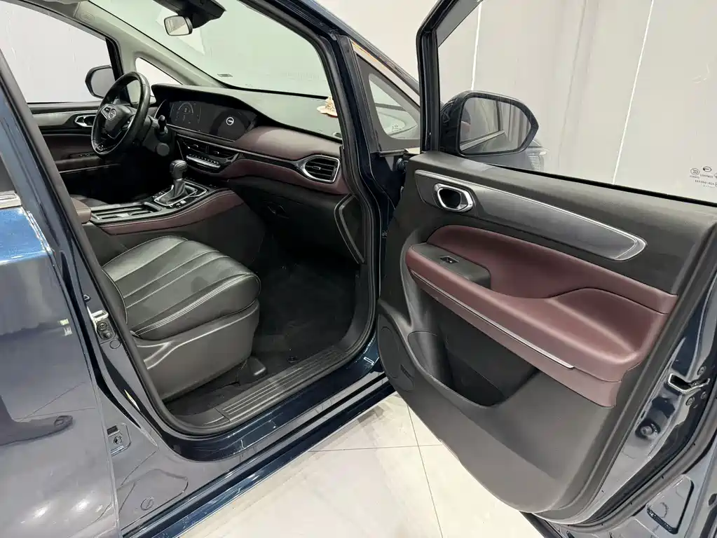 GAC Motor Trumpchi M6 2022 — фото 16