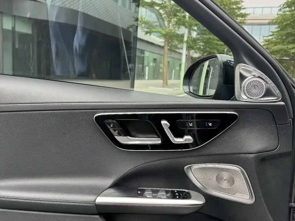 Mercedes-Benz C-Class 2022 — фото 8