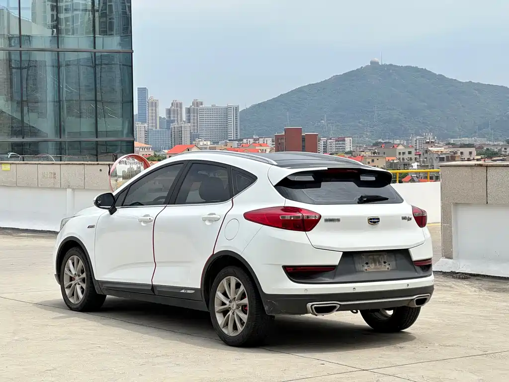 Geely Emgrand GS 2017 — фото 8