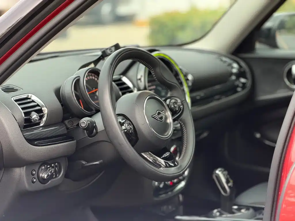 MINI Clubman 2019 — фото 13