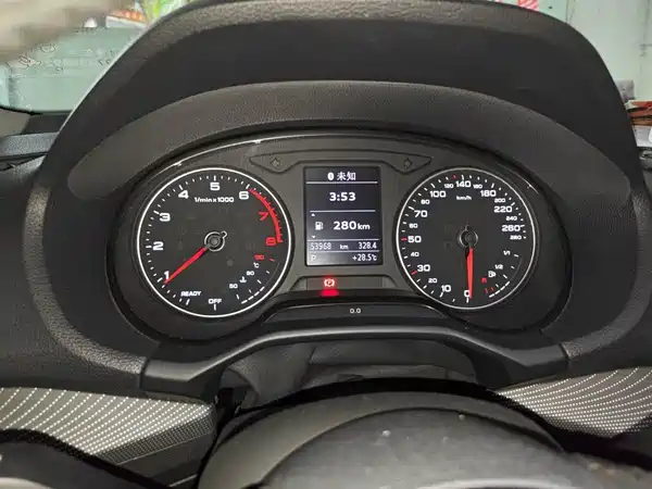 Audi Q2L 2019