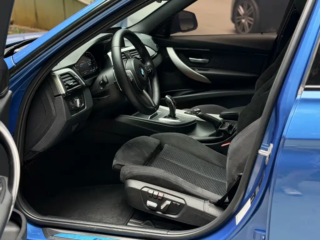 BMW 3 Series 2017 — фото 16