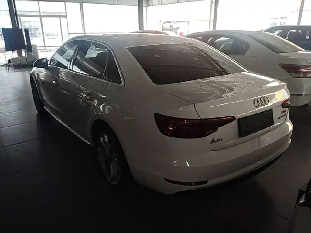 Audi A4L 2017