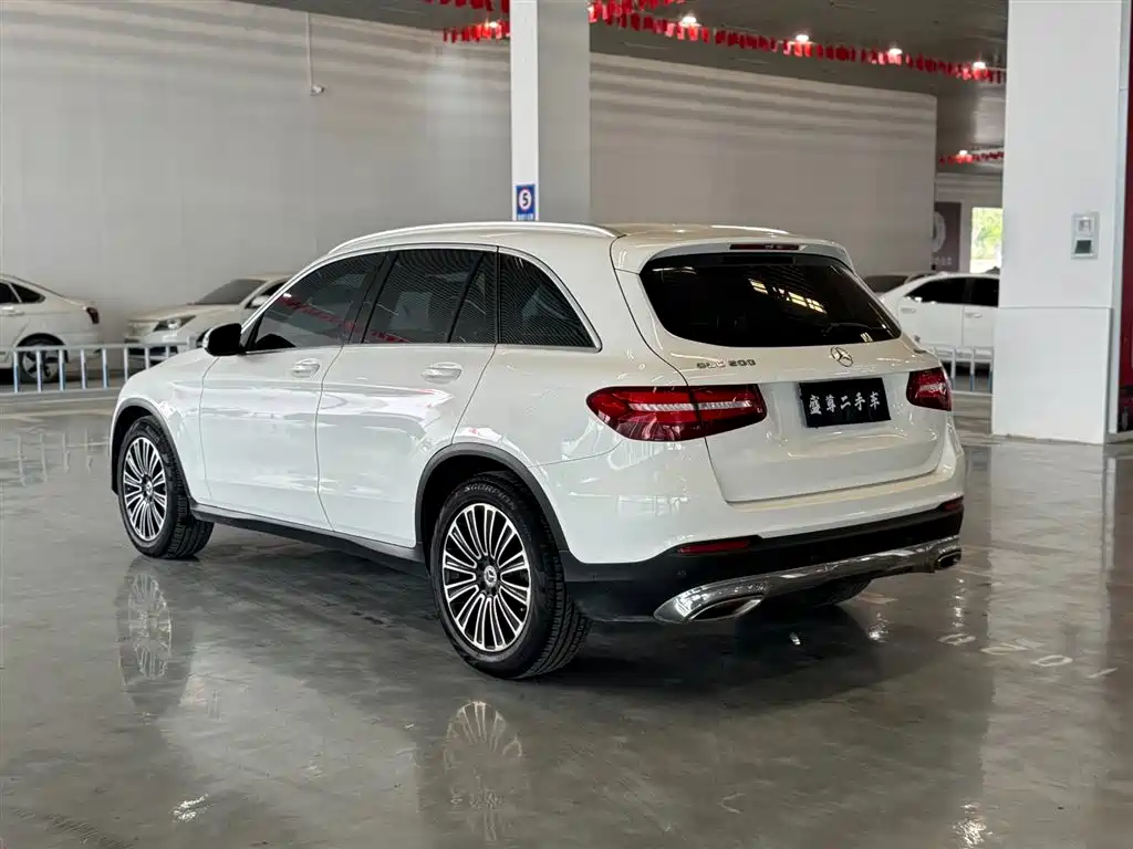 Mercedes-Benz GLC 2018 — фото 16