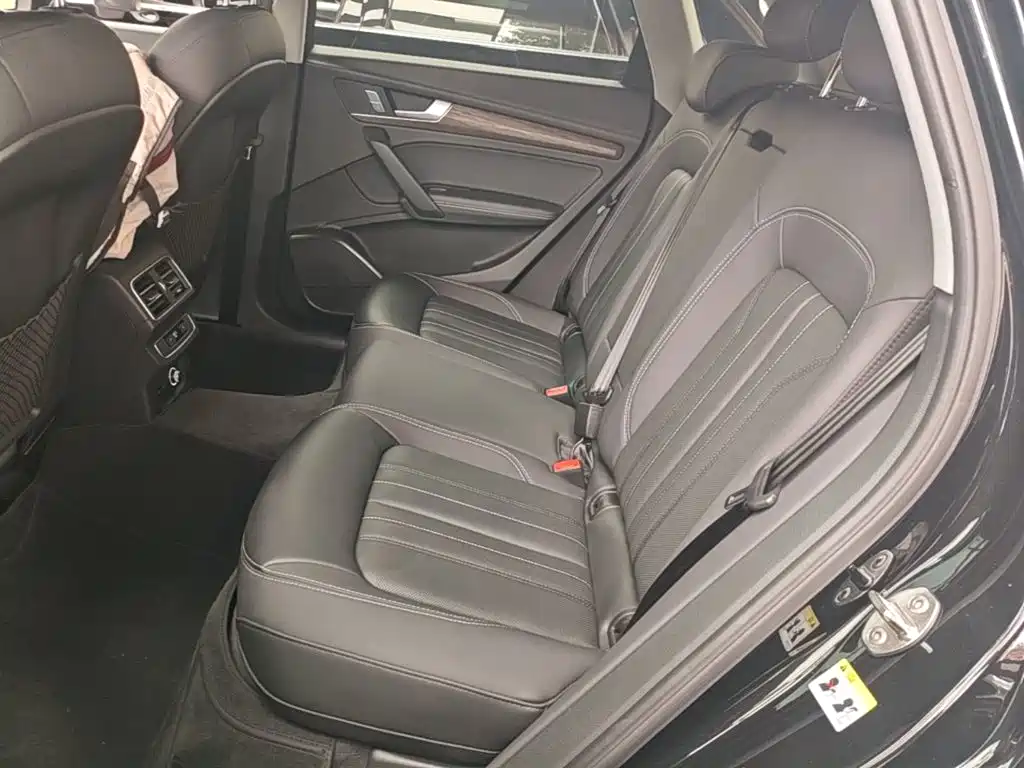 Audi Q5L 2023 — фото 17