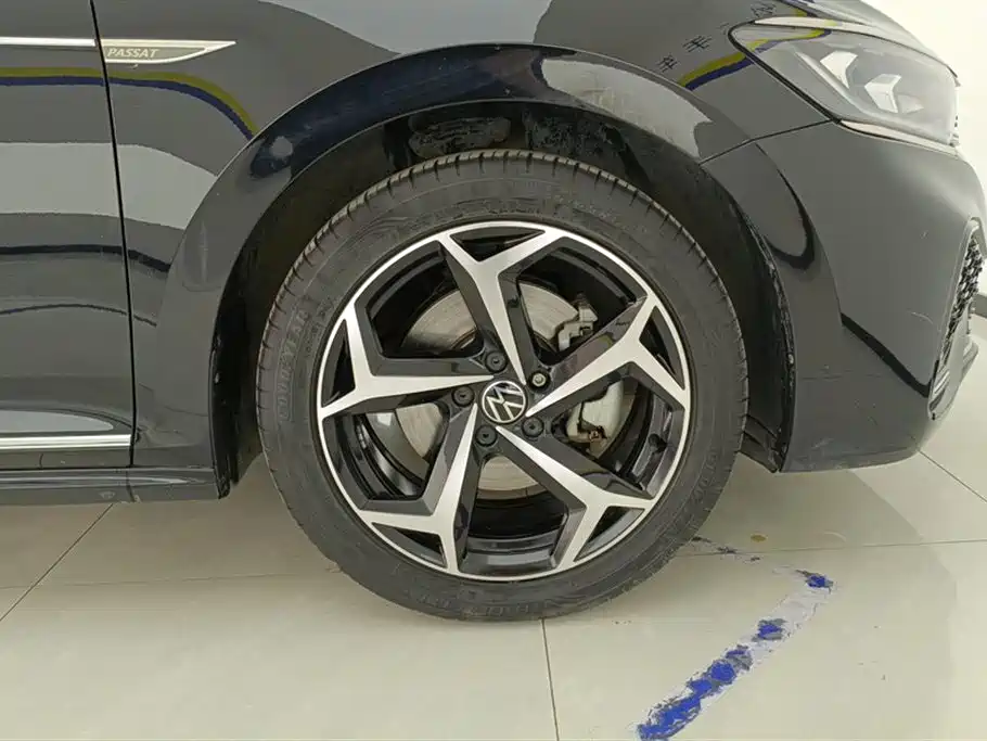 Volkswagen Passat 2023