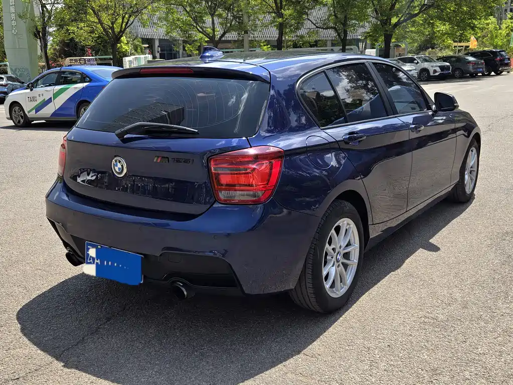 BMW 1 Series 2012 — фото 16