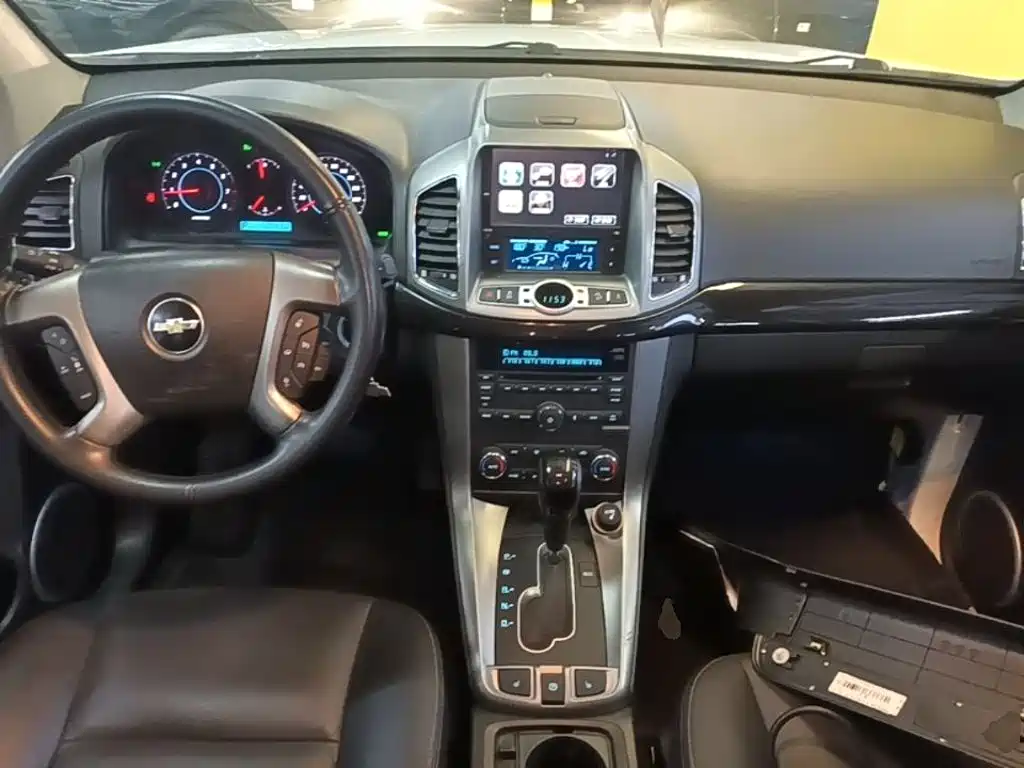 Chevrolet Captiva 2015 — фото 10