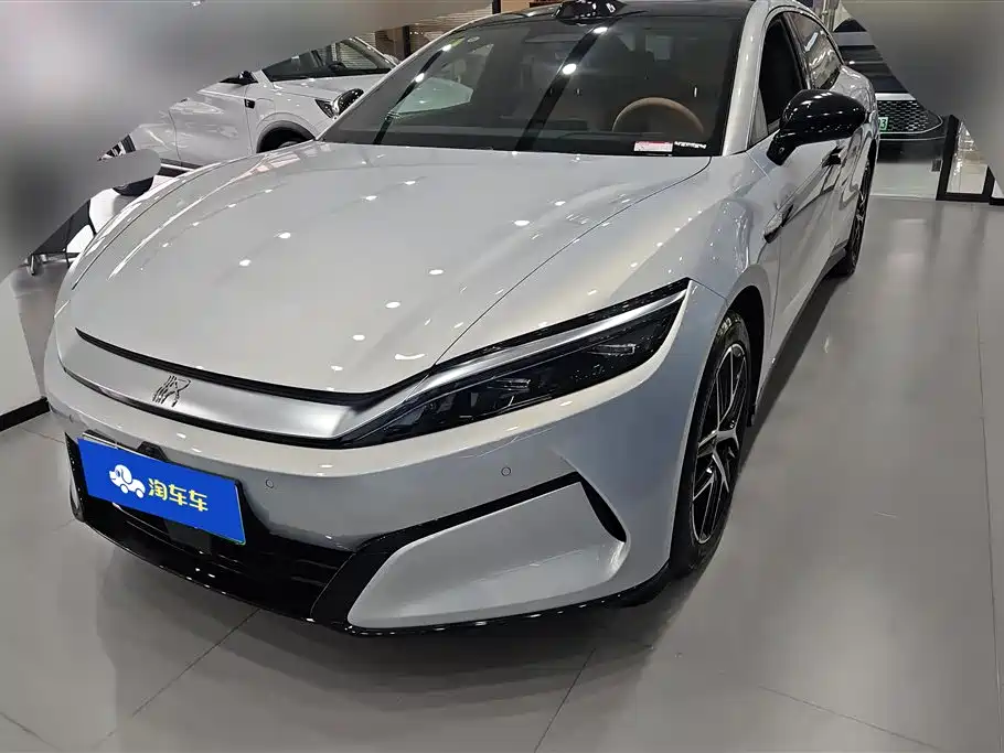 BYD Han L 2025