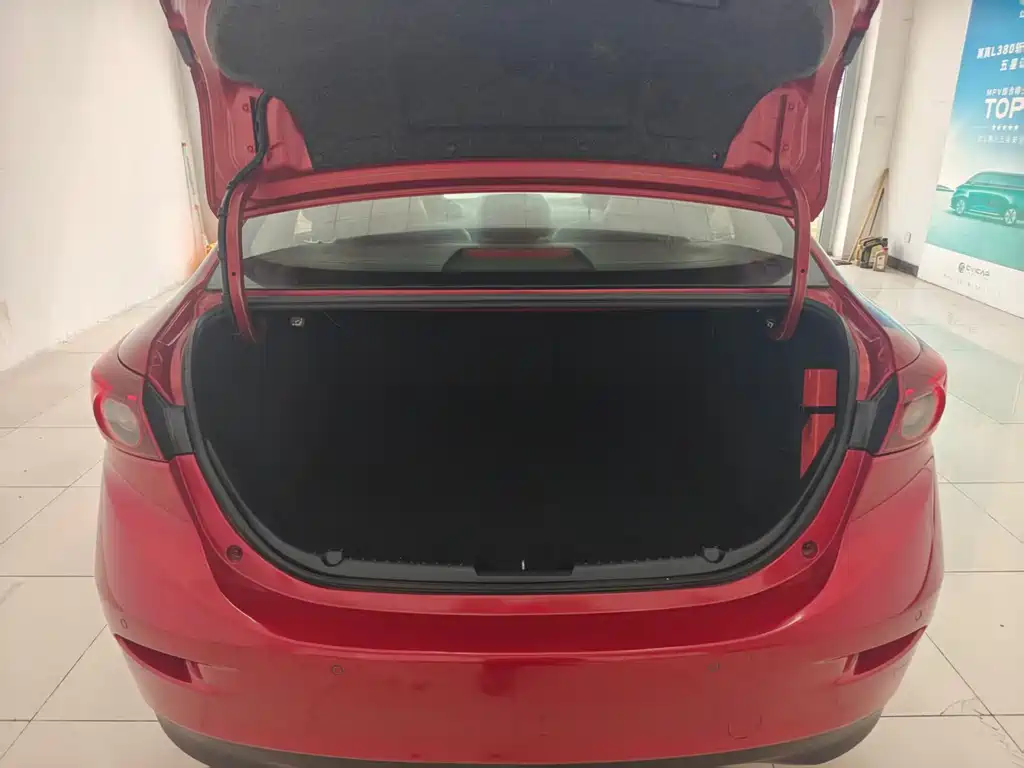 Mazda 3 Axela 2016 — фото 13