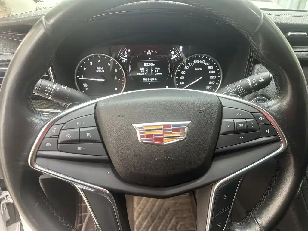Cadillac XT5 2018 — фото 12