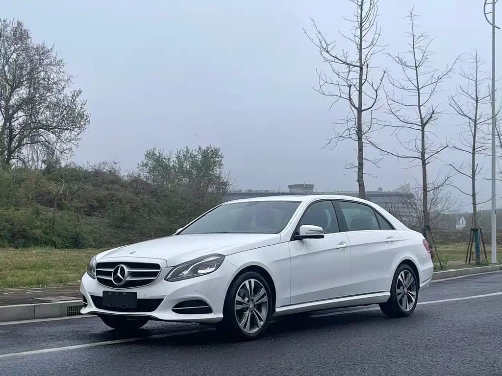 Mercedes-Benz E-Class 2015 — фото 1