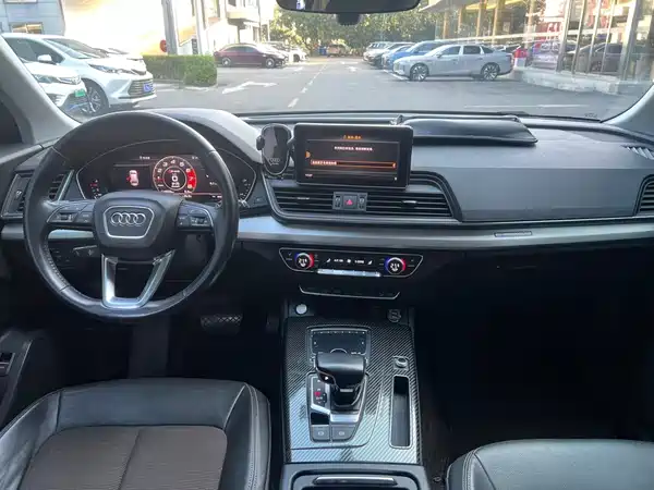 Audi Q5L 2019