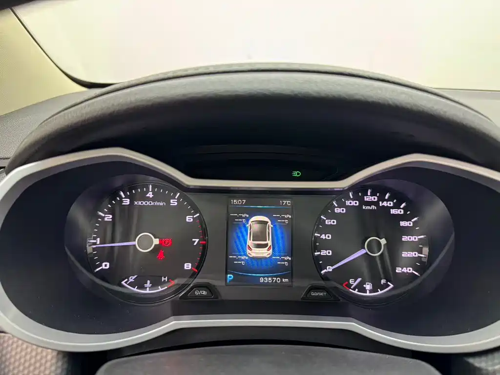 Geely Emgrand GS 2016 — фото 13