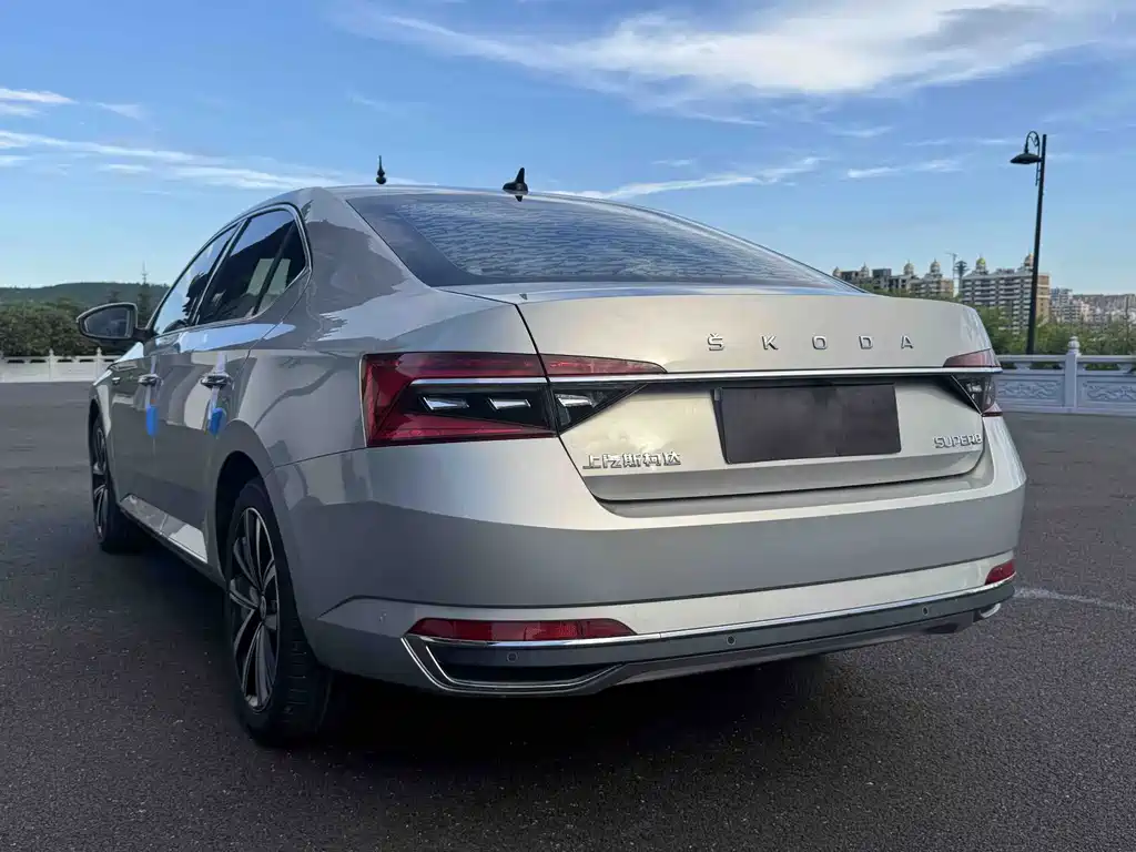 Skoda Superb 2022 — фото 4