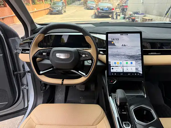Geely Boyue L 2024