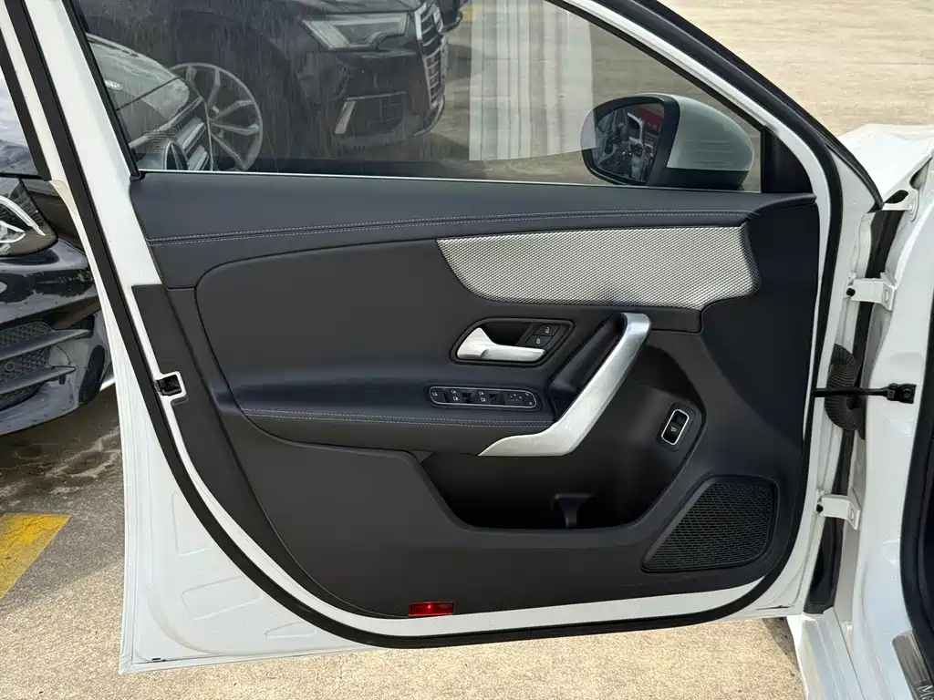 Mercedes-Benz A-Class 2022 — фото 15