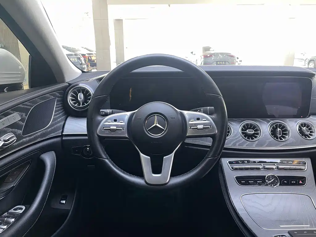 Mercedes-Benz CLS 2020 — фото 7