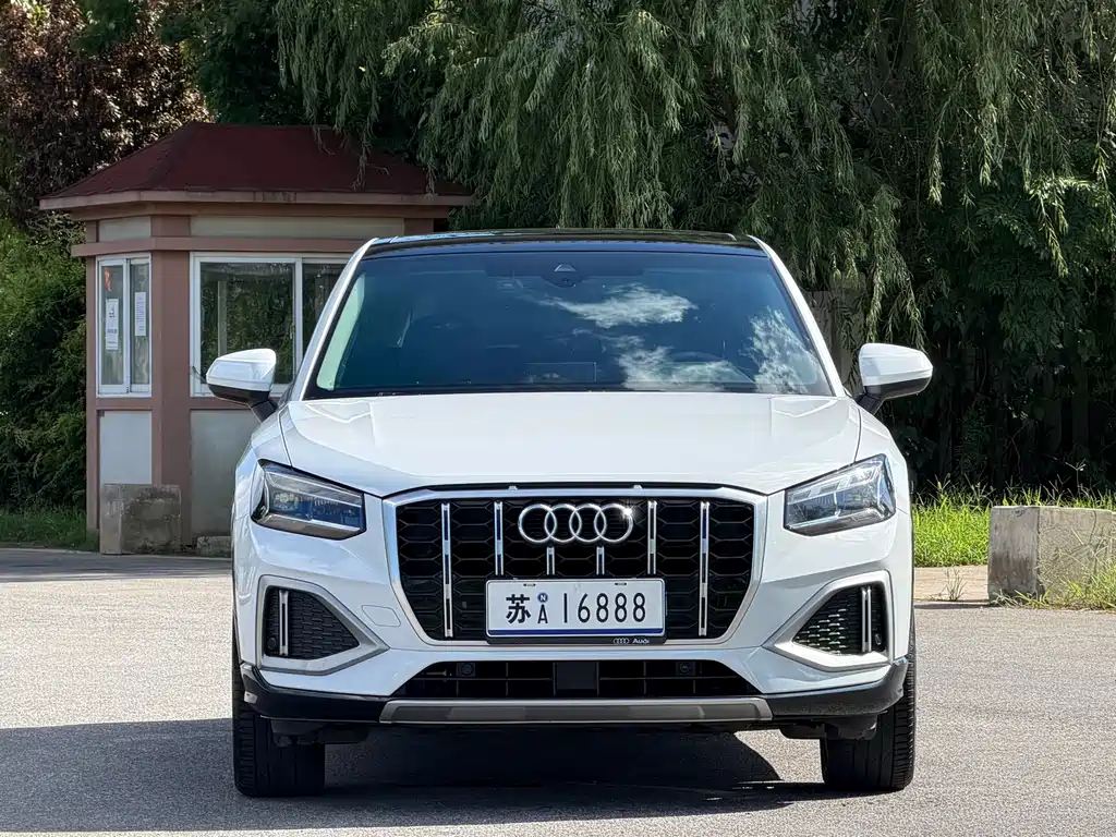 Audi Q2L 2022 — фото 2
