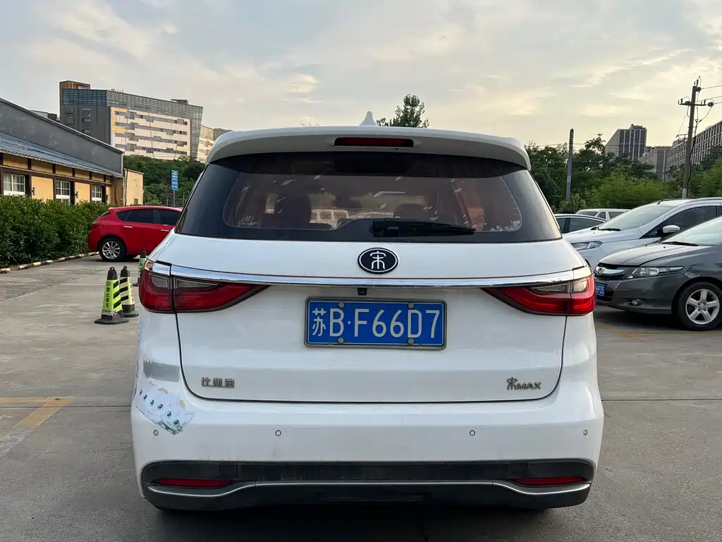 BYD MAX 2018 — фото 12