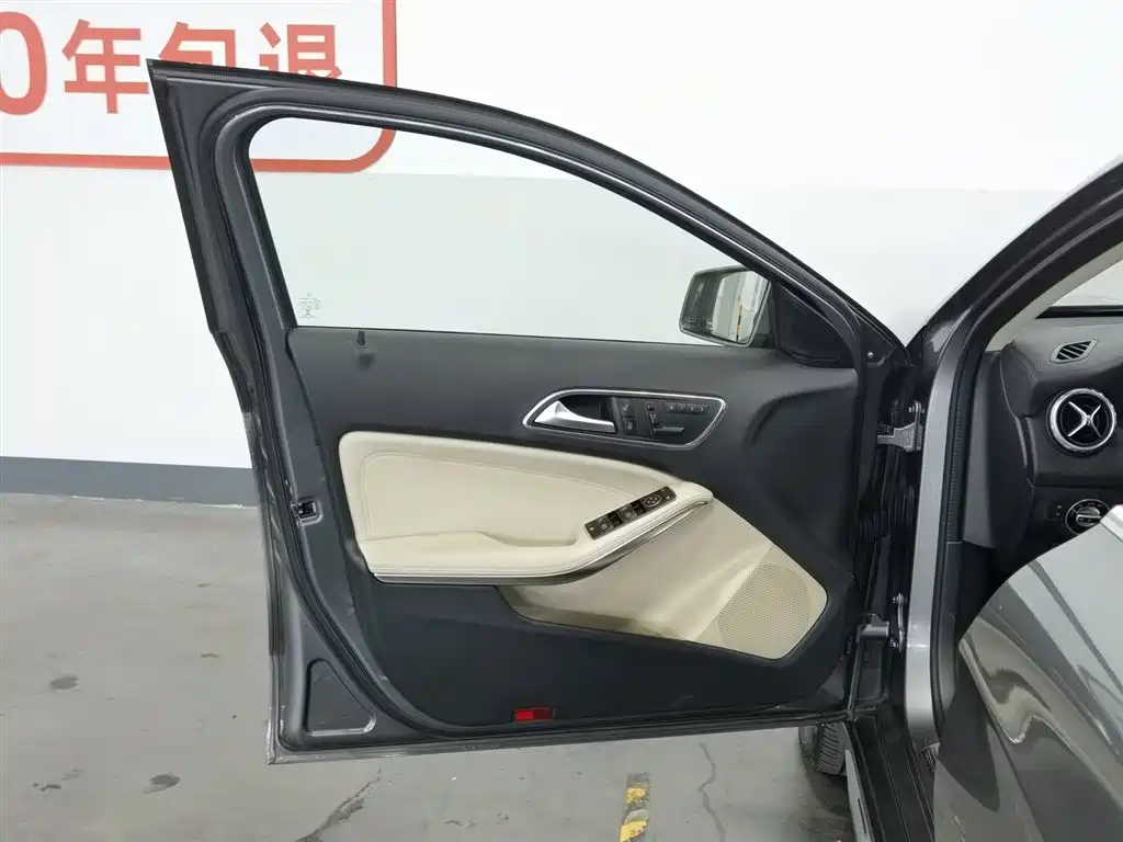 Mercedes-Benz GLA 2015 — фото 8