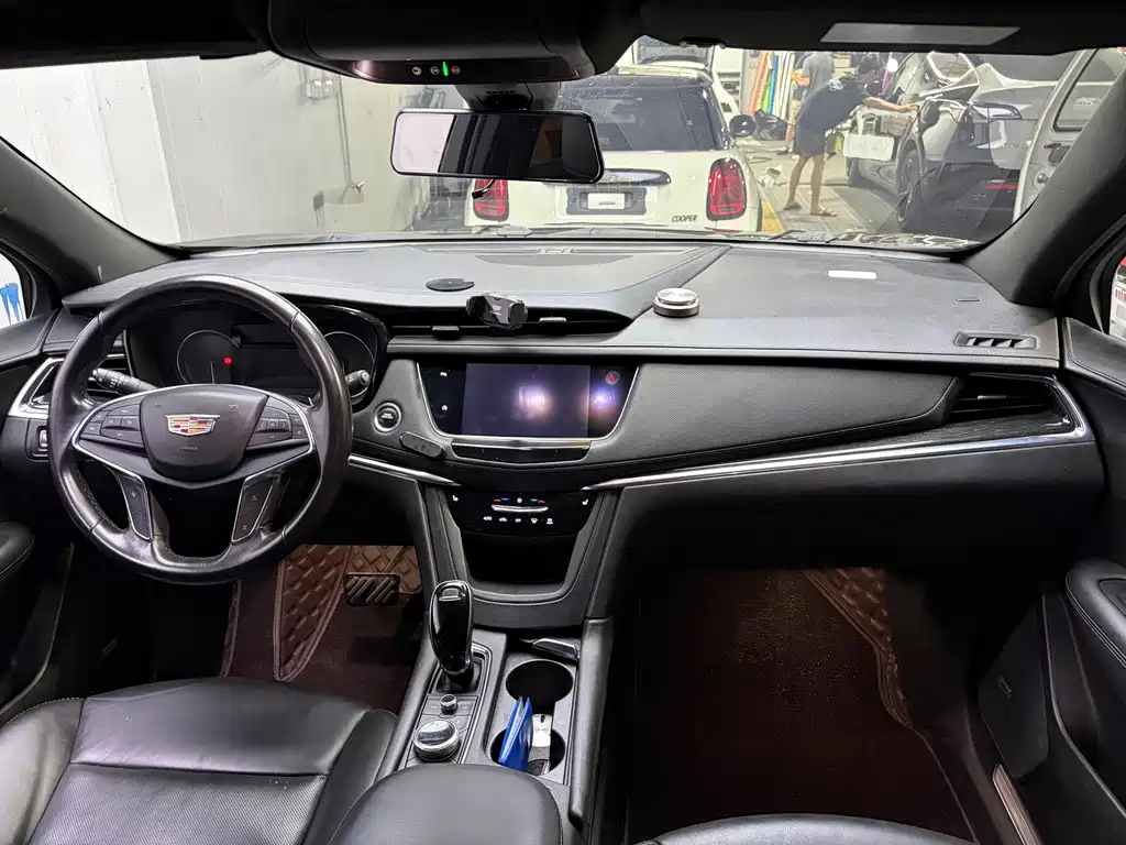 Cadillac XT5 2020 — фото 10