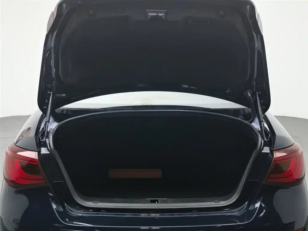Infiniti Q70 2017 — фото 16