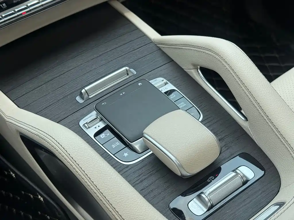 Mercedes-Benz GLE 2019 — фото 16