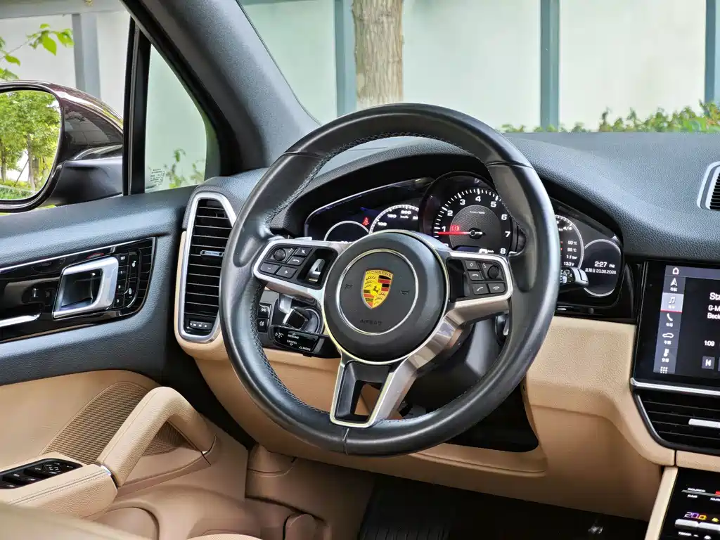 Porsche Cayenne 2018 — фото 15