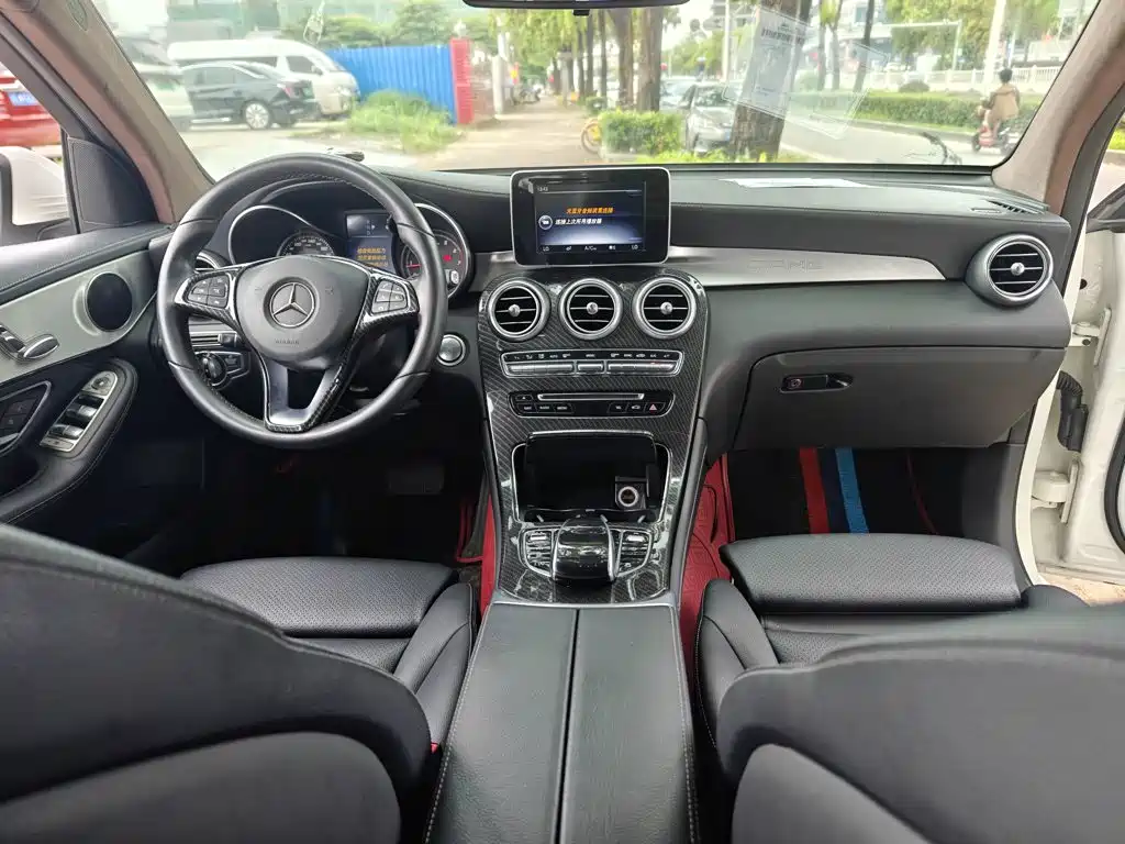 Mercedes-Benz GLC 2016 — фото 10
