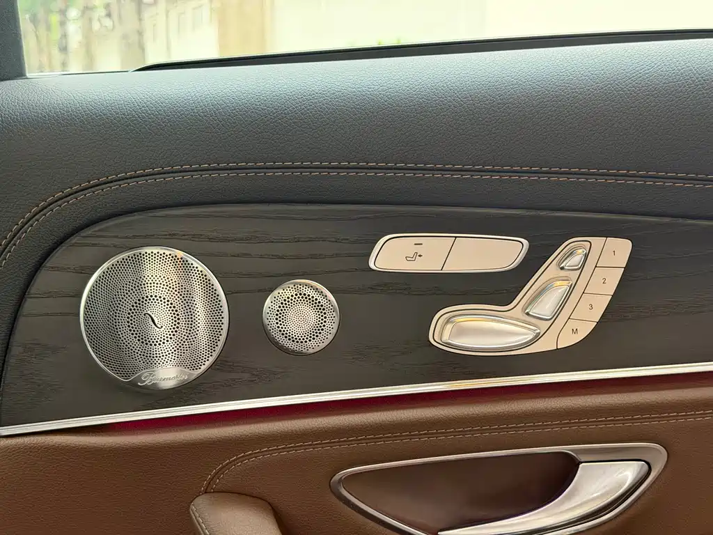Mercedes-Benz E-Class 2020 — фото 12