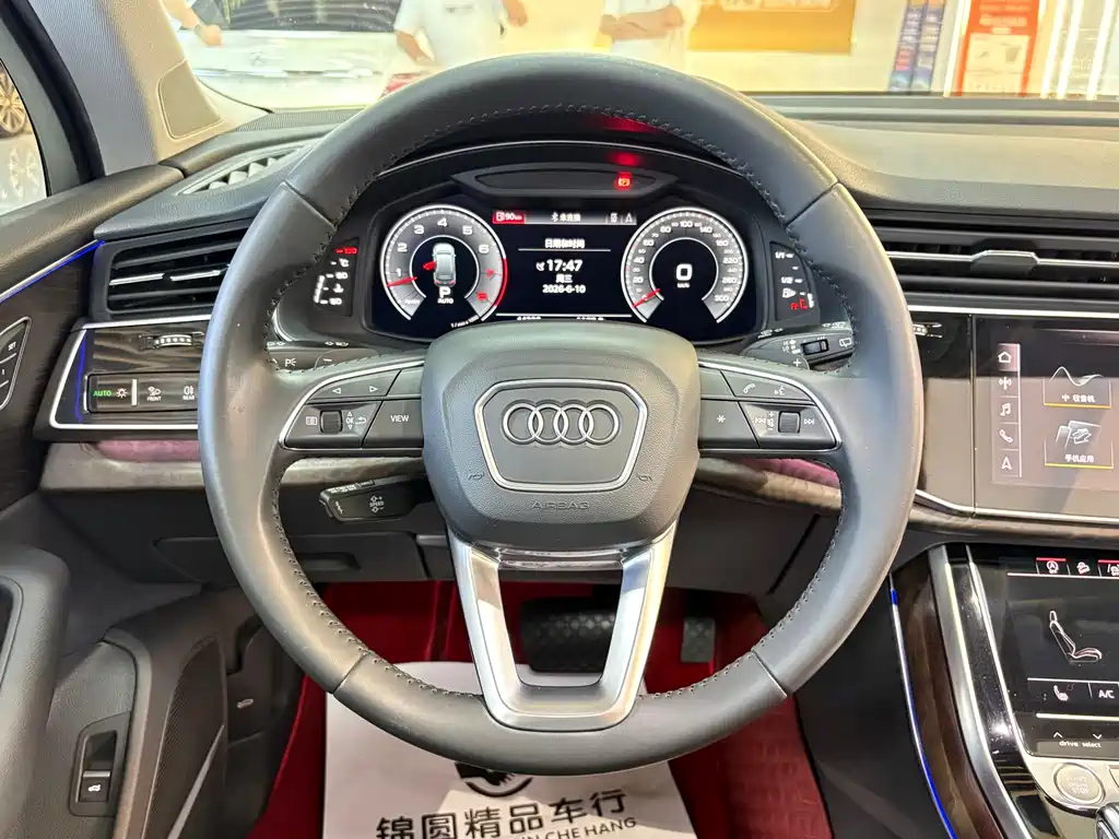 Audi Q7 2020 — фото 17