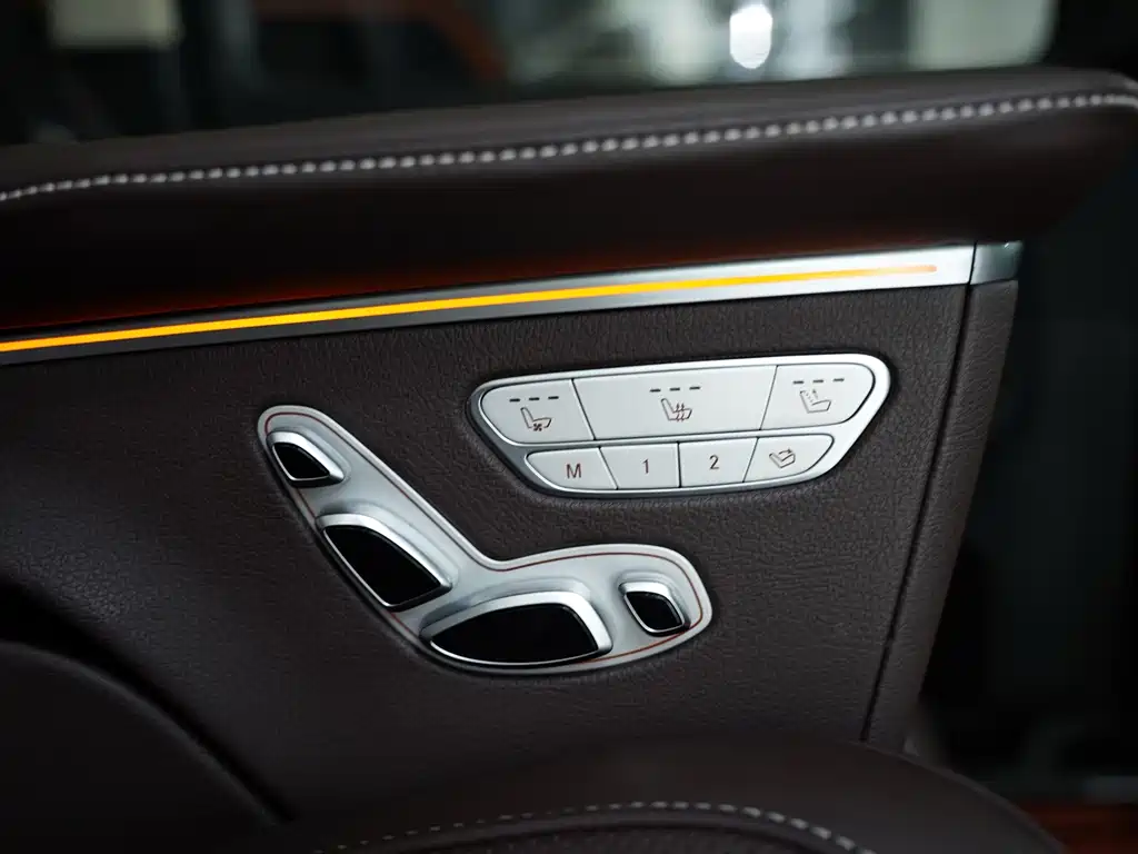 Mercedes-Benz V-Class 2024 — фото 14