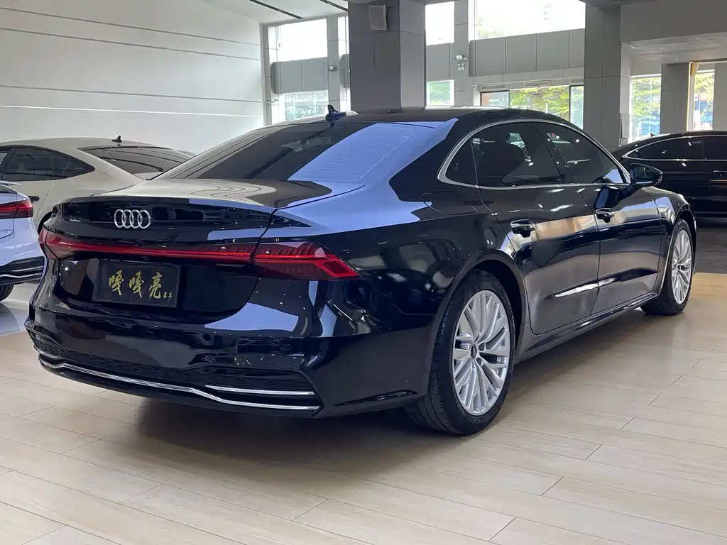 Audi A7L 2024 — фото 11