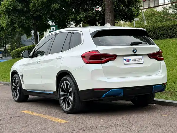BMW iX3 2021